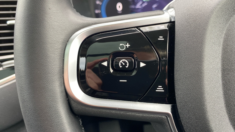 Volvo XC90 2.0 B6P Ultimate Dark 5dr AWD Geartronic Petrol Estate